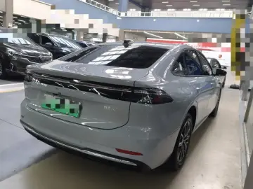 2025 Geely Galaxy A7 с пробегом 10 400 км