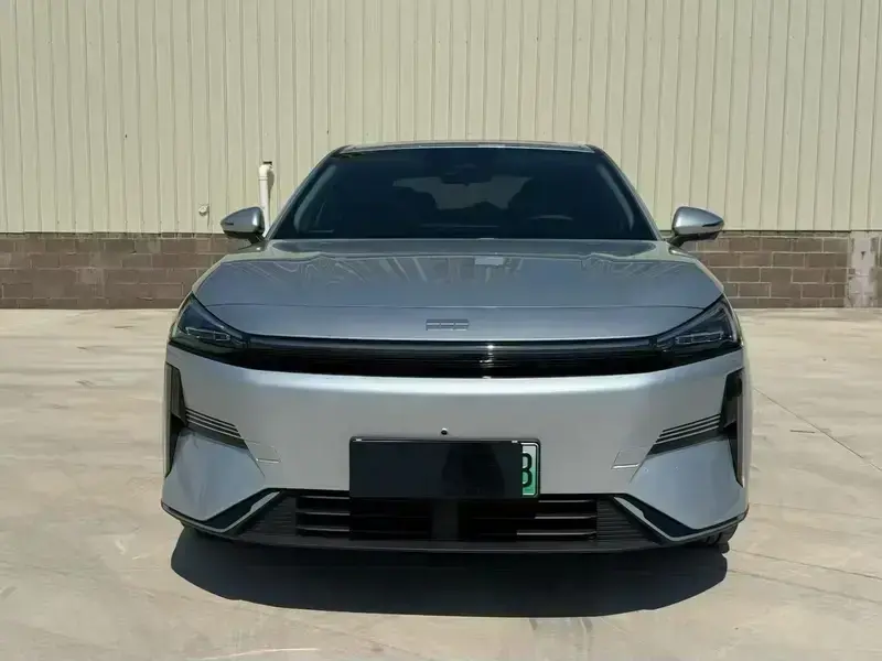2025 Geely Galaxy L6 с пробегом 13 000 км