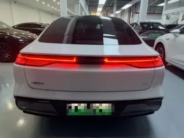 2024 Geely Galaxy E8 с пробегом 30 000 км