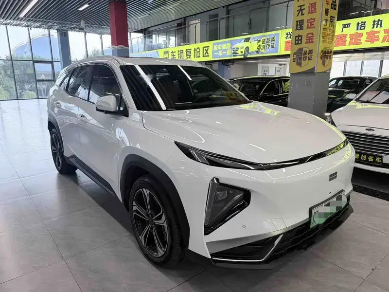 2025 Geely Galaxy L7 с пробегом 22 000 км