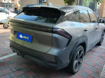 2024 Geely Galaxy L7 с пробегом 16 000 км