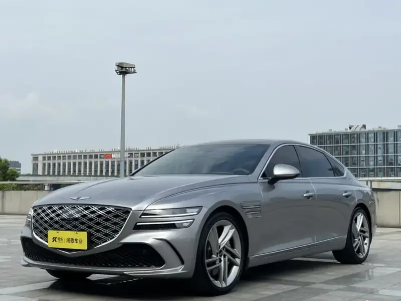 2024 Genesis G80 с пробегом 8 000 км
