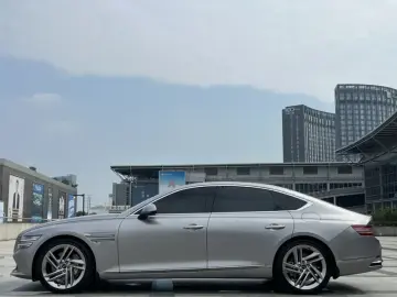 2024 Genesis G80 с пробегом 8 000 км