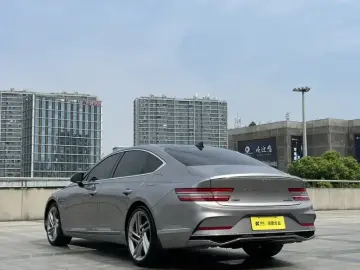 2024 Genesis G80 с пробегом 8 000 км