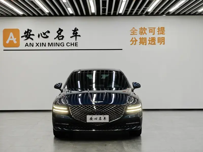 2023 Genesis G80 с пробегом 12 000 км