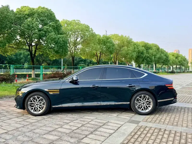 2024 Genesis G80 с пробегом 39 000 км
