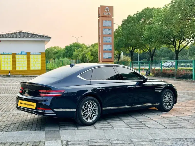 2024 Genesis G80 с пробегом 39 000 км