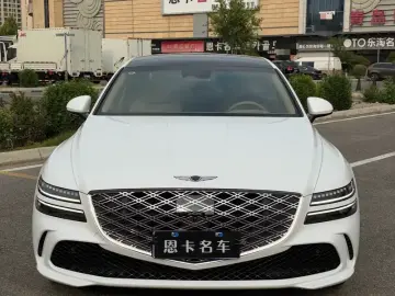 2024 Genesis G80 с пробегом 11 000 км