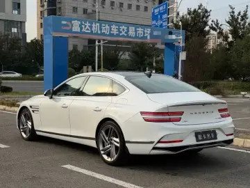 2024 Genesis G80 с пробегом 11 000 км
