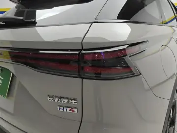 2025 Haval Xiaolong Max с пробегом 15 000 км