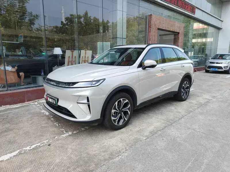 2025 Haval Xiaolong Max с пробегом 11 000 км