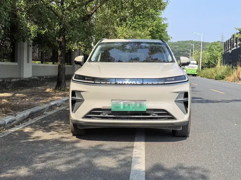 2025 Haval Xiaolong Max с пробегом 4 000 км