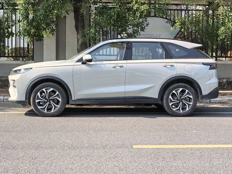 2025 Haval Xiaolong Max с пробегом 4 000 км