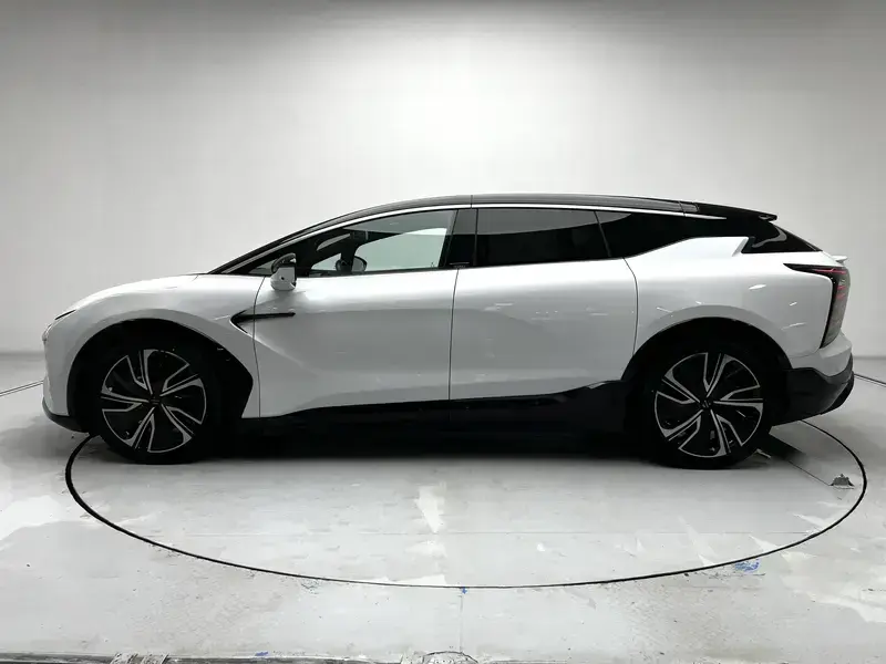 2022 HiPhi X с пробегом 26 200 км
