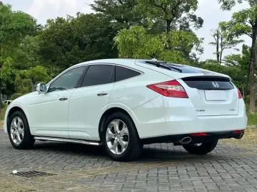 2014 Honda Crosstour с пробегом 170 000 км