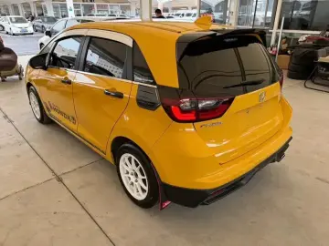 2026 Honda Fit с пробегом 12 000 км