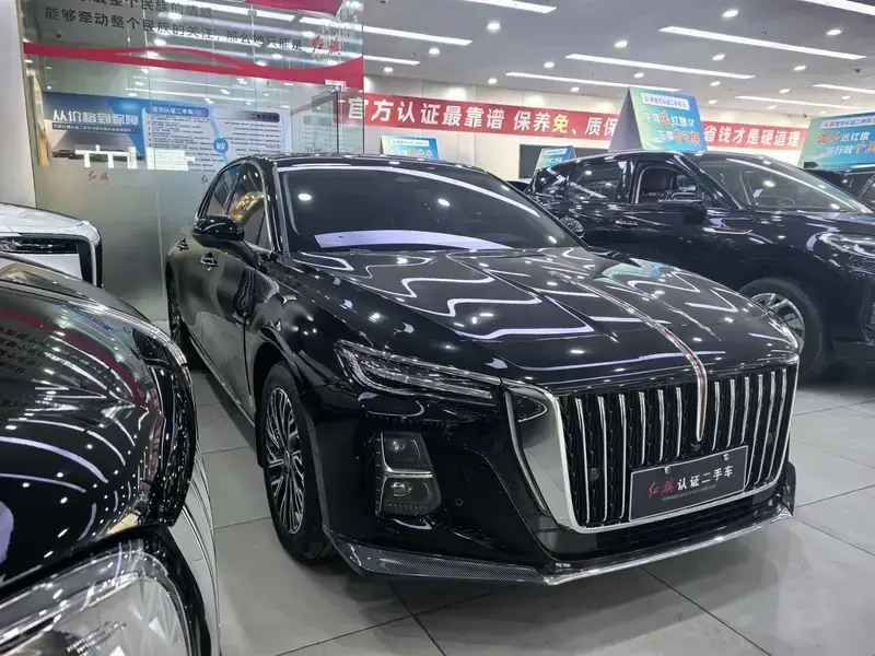 2025 Hongqi H5 с пробегом 5 000 км