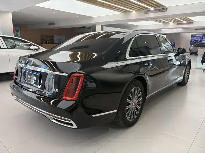 2024 Hongqi Guoya с пробегом 4 000 км