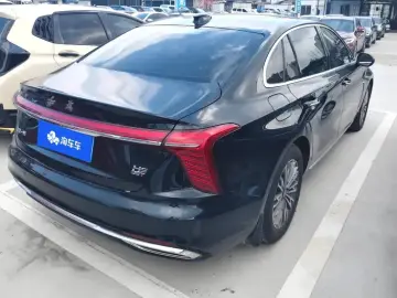 2024 Hongqi H5 с пробегом 53 000 км