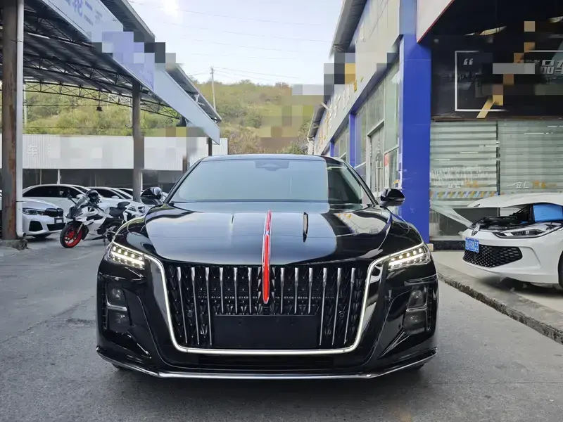 2025 Hongqi H5 с пробегом 8 100 км