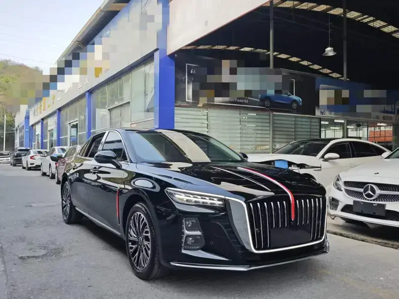 2025 Hongqi H5 с пробегом 8 100 км