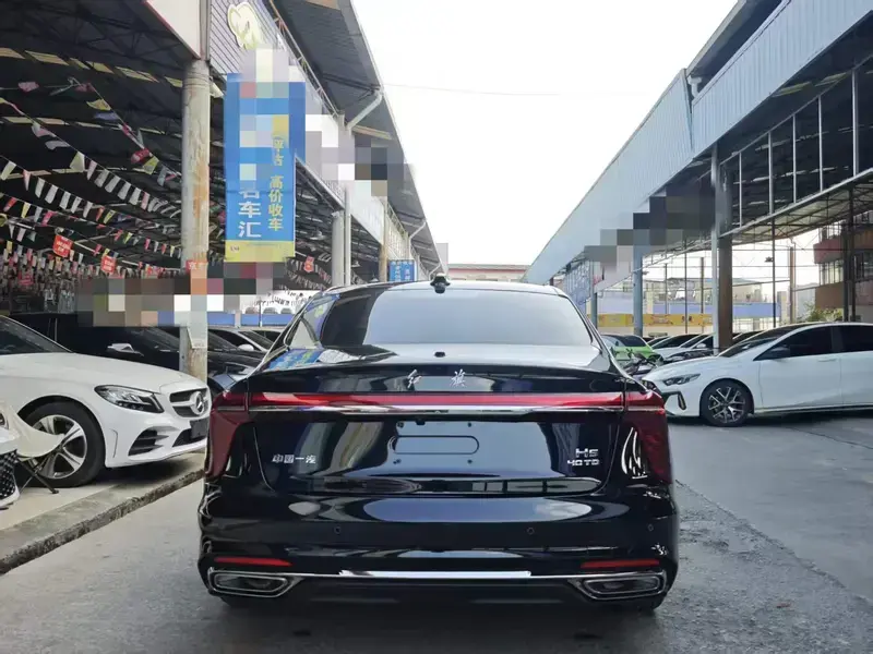 2025 Hongqi H5 с пробегом 8 100 км