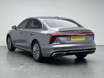 2023 Hongqi H5 с пробегом 18 800 км