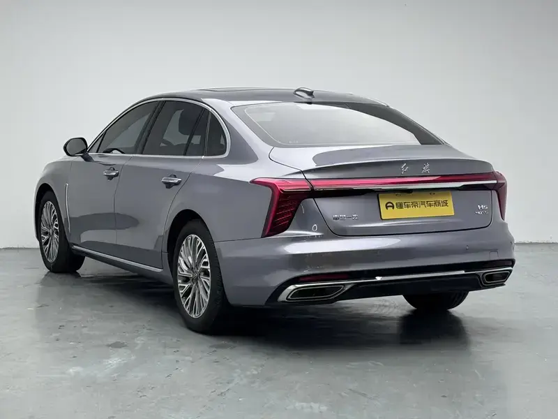 2023 Hongqi H5 с пробегом 18 800 км