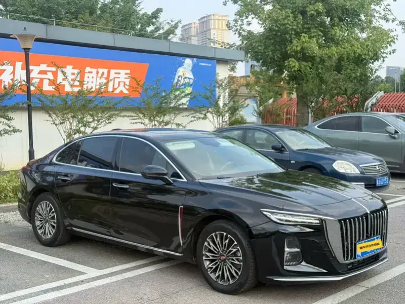 2024 Hongqi H5 с пробегом 38 000 км