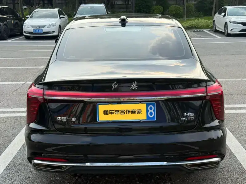 2024 Hongqi H5 с пробегом 38 000 км