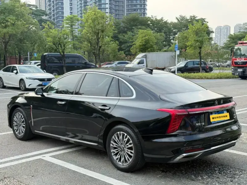 2024 Hongqi H5 с пробегом 38 000 км