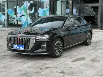 2024 Hongqi H5 с пробегом 17 000 км