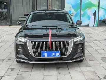 2024 Hongqi H5 с пробегом 17 000 км