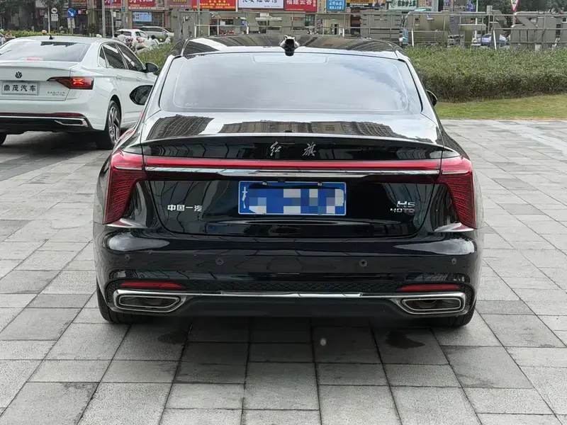 2024 Hongqi H5 с пробегом 17 000 км