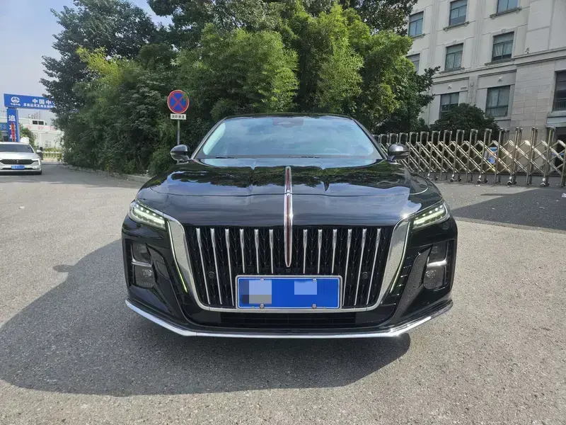 2023 Hongqi H5 с пробегом 73 000 км