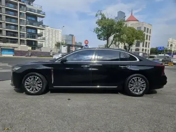 2023 Hongqi H5 с пробегом 73 000 км
