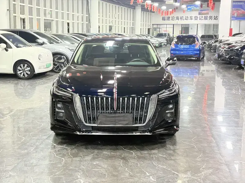 2023 Hongqi H5 с пробегом 28 000 км