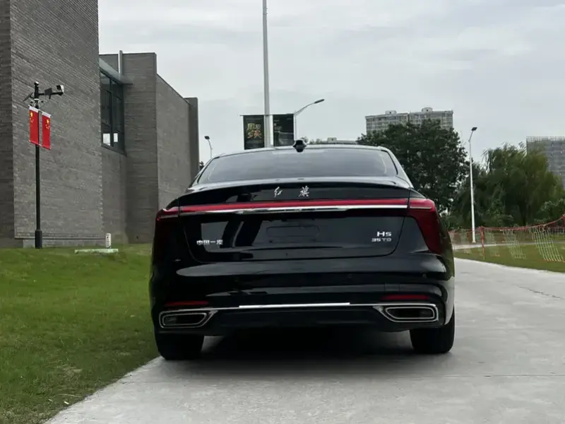 2023 Hongqi H5 с пробегом 60 000 км
