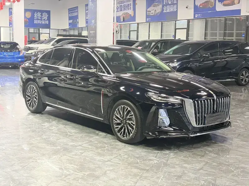 2023 Hongqi H5 с пробегом 28 000 км
