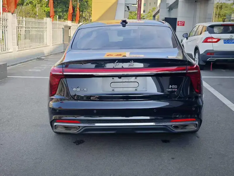 2023 Hongqi H5 с пробегом 15 000 км