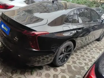 2025 Hongqi H5 с пробегом 26 000 км