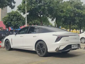 2023 Hongqi H6 с пробегом 26 800 км