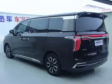 2022 Hongqi HQ9 с пробегом 11 600 км