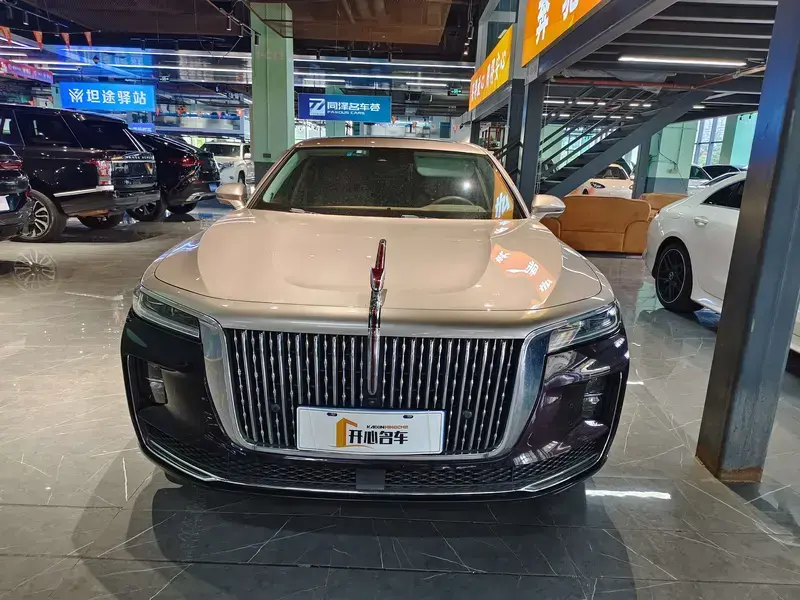2022 Hongqi H9 с пробегом 47 000 км