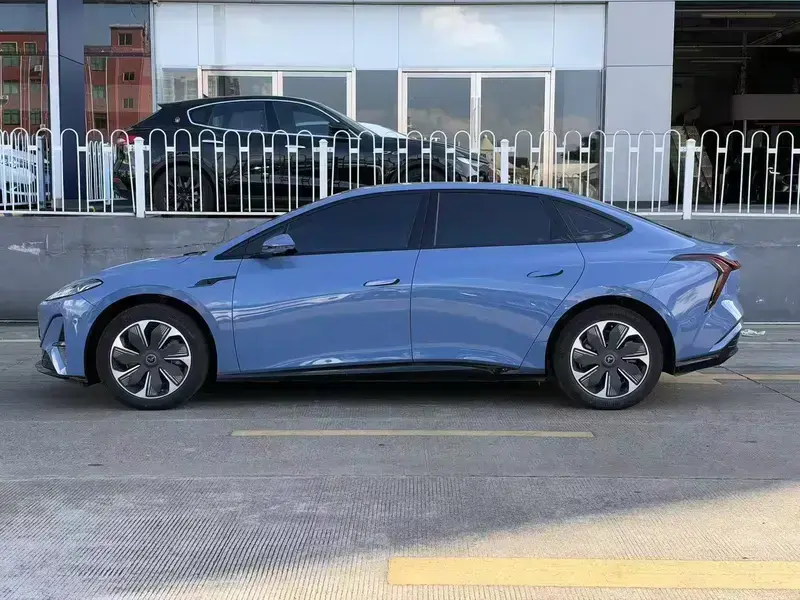 2025 Hongqi Tiangong 05 с пробегом 13 000 км