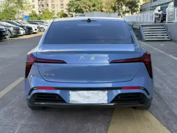 2025 Hongqi Tiangong 05 с пробегом 13 000 км
