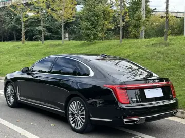 2023 Hongqi H9 с пробегом 43 000 км