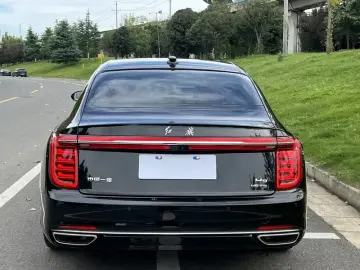 2023 Hongqi H9 с пробегом 43 000 км
