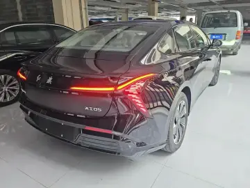 2025 Hongqi Tiangong 05 с пробегом 100 км
