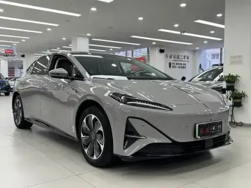 2025 Hongqi Tiangong 05 с пробегом 32 000 км